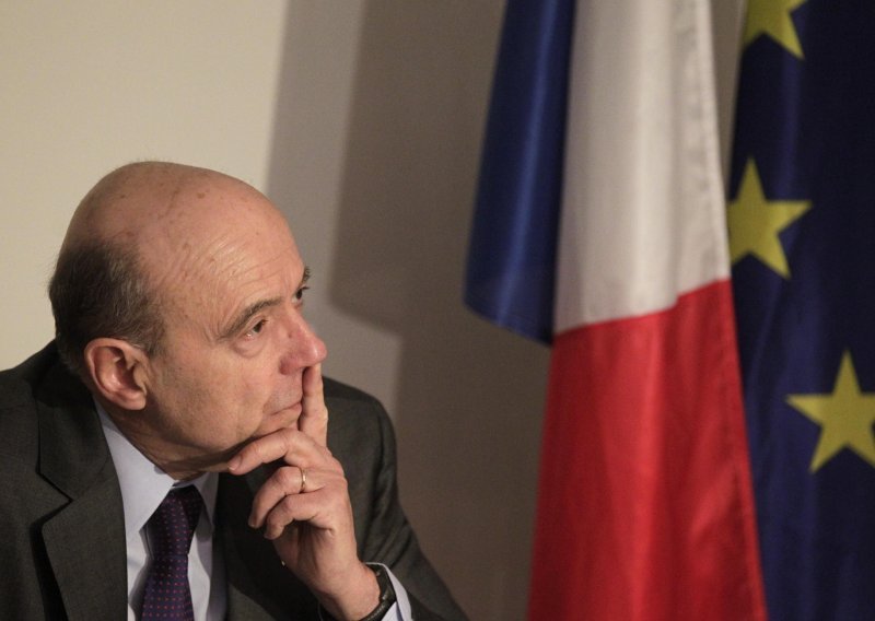 Juppe: Agreement reached on Serbia's candidate status