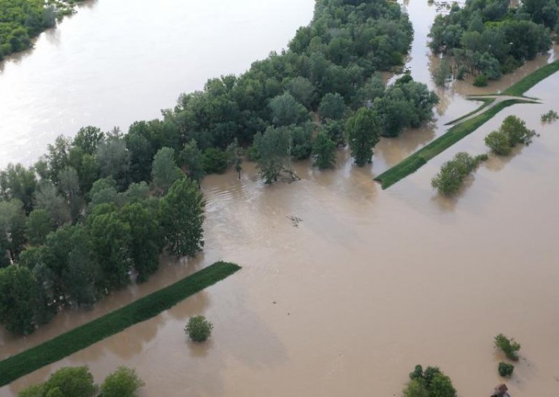 USKOK istražuje zašto je nasip puknuo