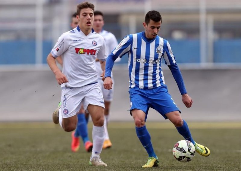 Daleko od spiralne impostacije, Hajduk poražen od Lokosa!