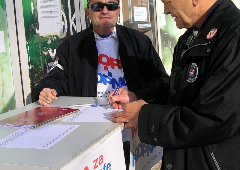 Prikupljeno 200 tisuća potpisa za referendum