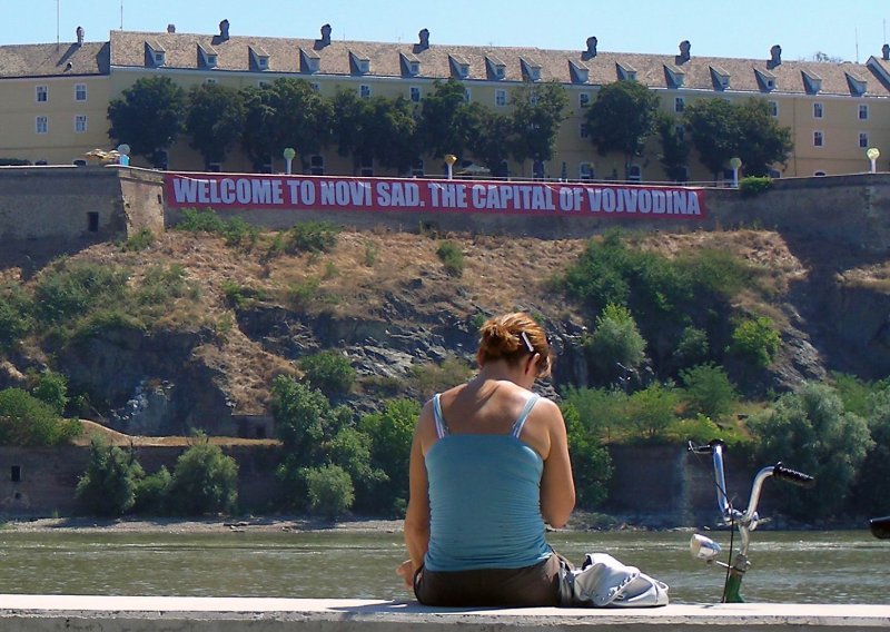 Uzavreli odnosi između Beograda i Novog Sada