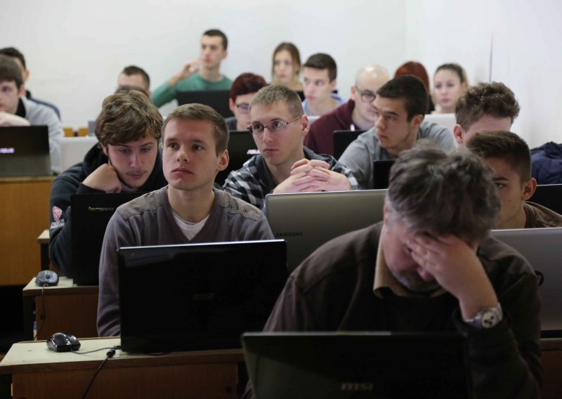 Studenti žele savladati Android