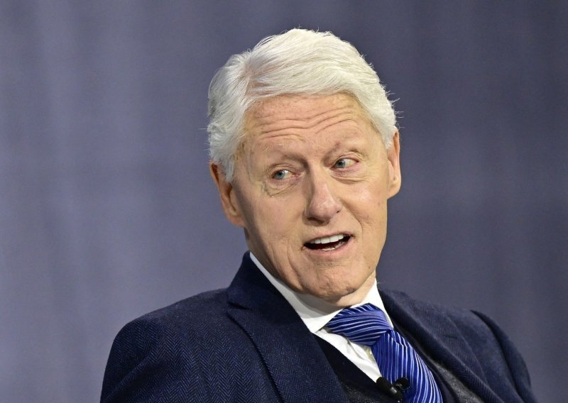 Neočekivani gost na Lošinju: Bill Clinton prošetao rivom i iznenadio prolaznike