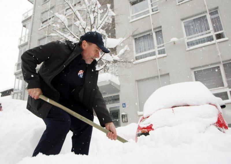 U Zagrebu mobilizirana civilna zaštita!