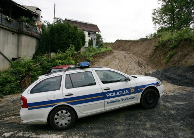 Aktiviralo se klizište u Vrapču, ulica pod zemljom