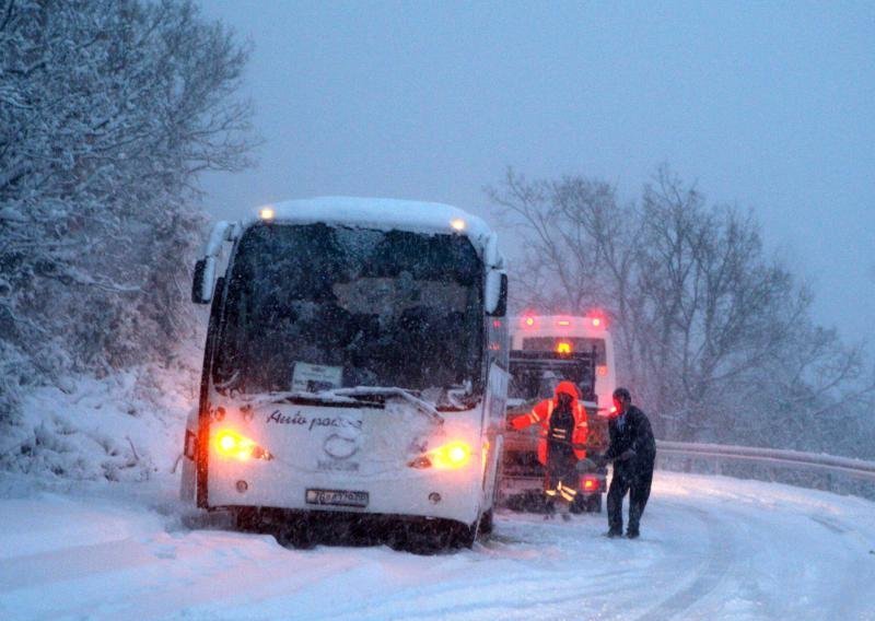 Autobusi iz Dalmacije kasne u Zagreb i po tri sata