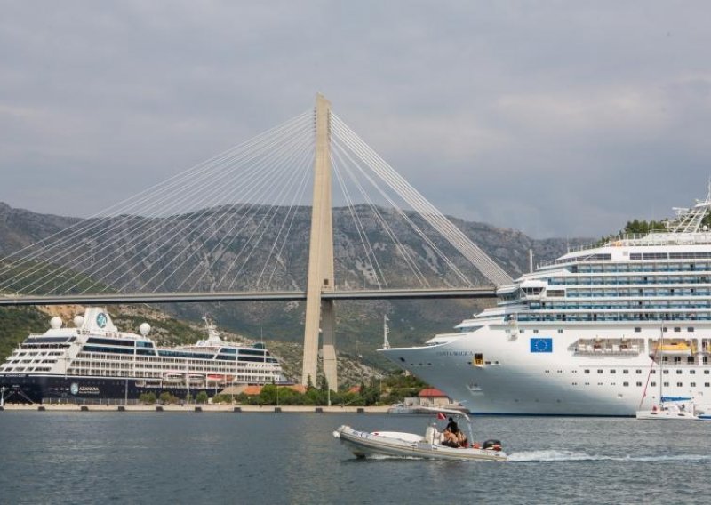 Lani na Jadranu 14,6 posto manje kruzera