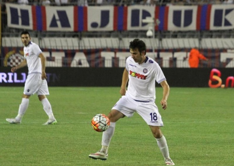 Hajduk predstavio nove dresove!