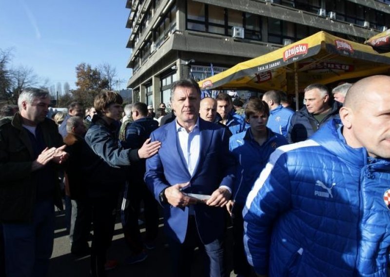 Mamić i cijeli Dinamo kod branitelja na Savskoj