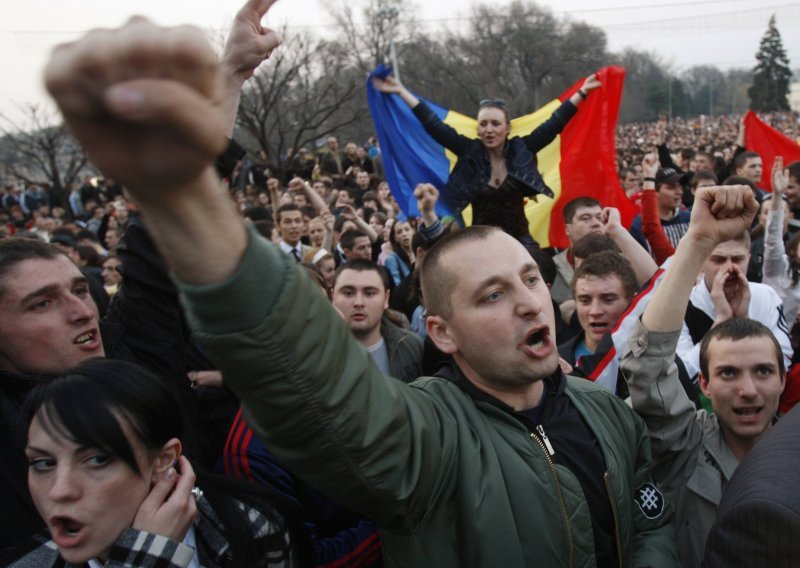 Oporba ruši komuniste u Moldaviji