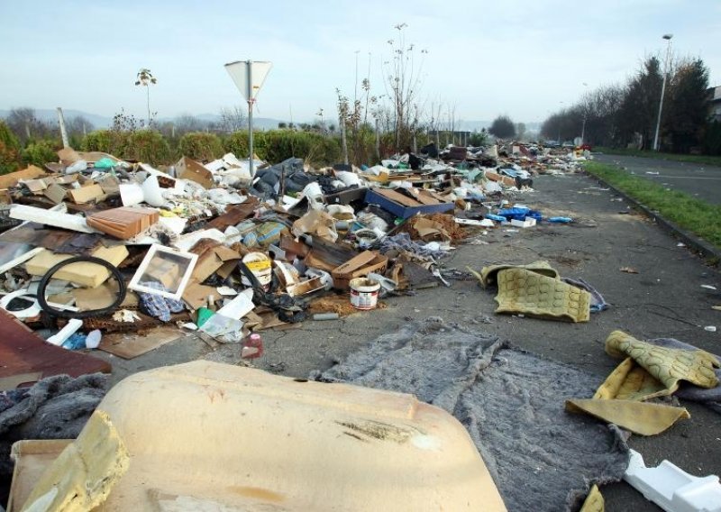 Kamo s glomaznim otpadom? Niču divlja odlagališta