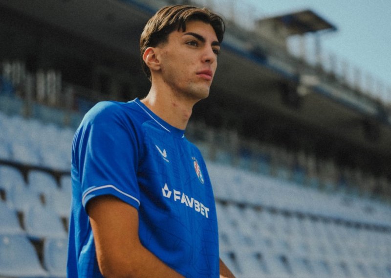 Dinamo službeno predstavio novog napadača