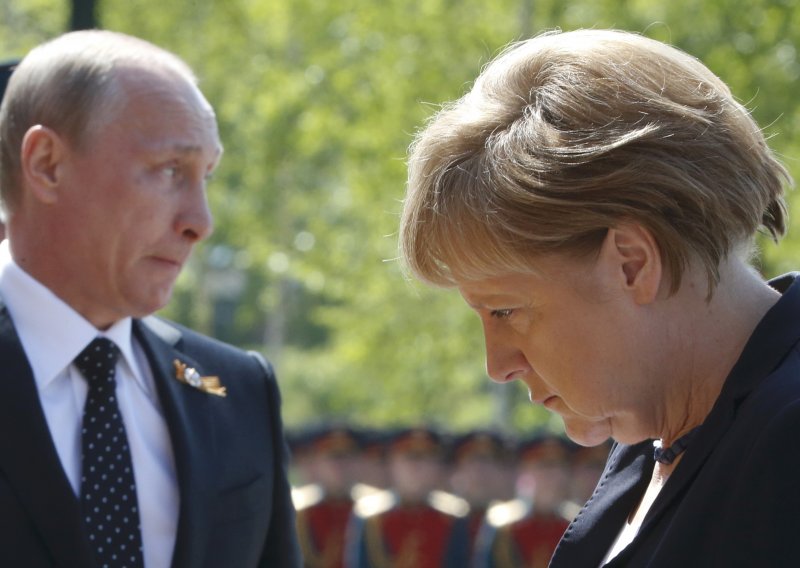 Merkel u Moskvi pozvala Putina na suradnju