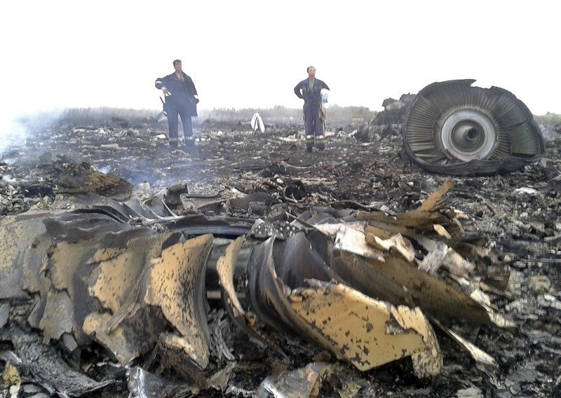 Avion Malaysia Airlinesa pogođen je prije pada