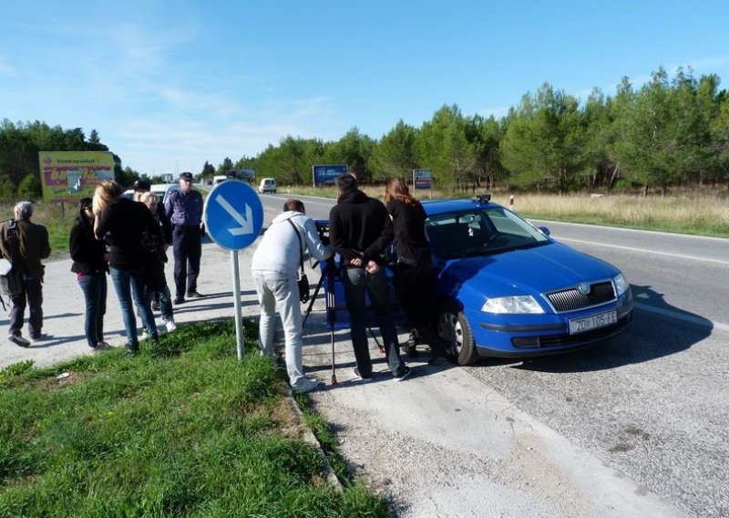 Policijska demonstracija: Odsad ćemo vas ovako loviti!