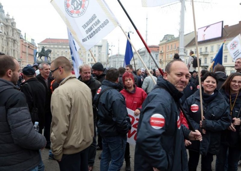 'Premijeru, ne daj da Mađari unište Inu!'