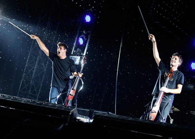 2CELLOS nastupaju u Madison Square Gardenu