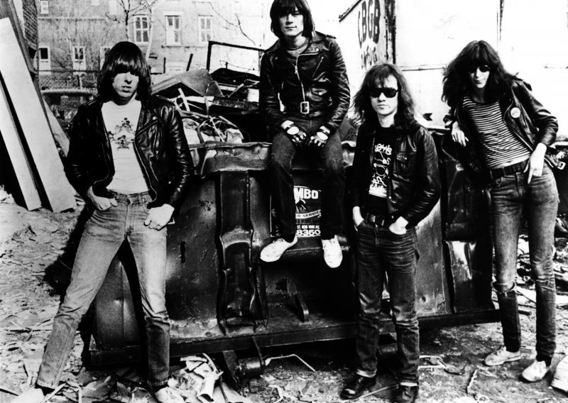 Ramonesi dobivaju skulpturu u Zagrebu