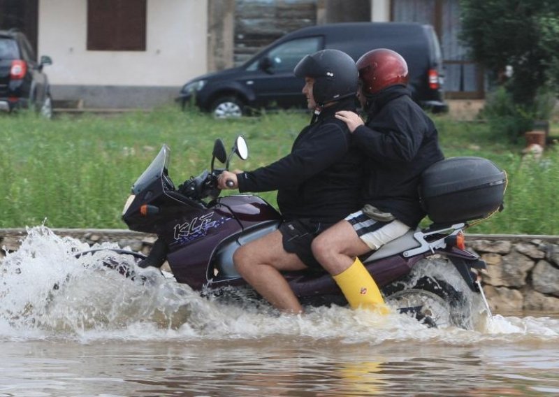 Obilna kiša 'potopila' Split