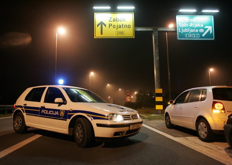 Bježeći od policije zabio se u policijski auto