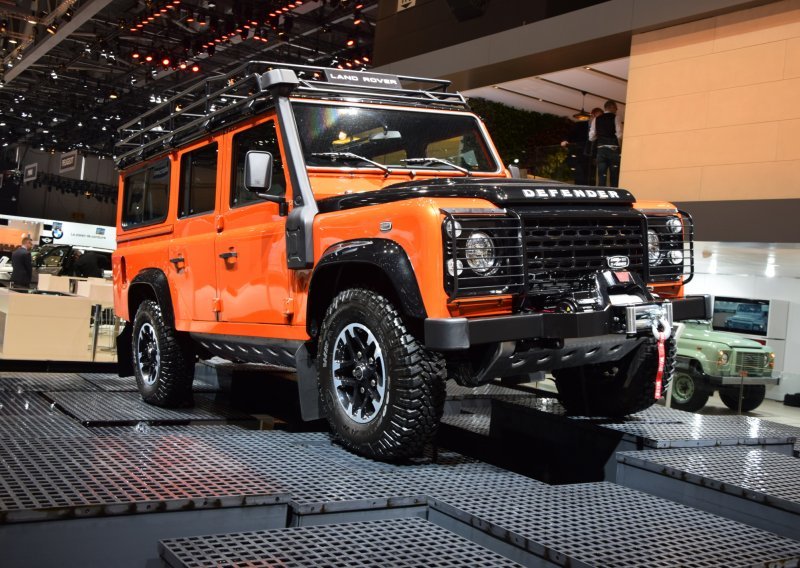 Pozdravite se s Land Rover Defenderom