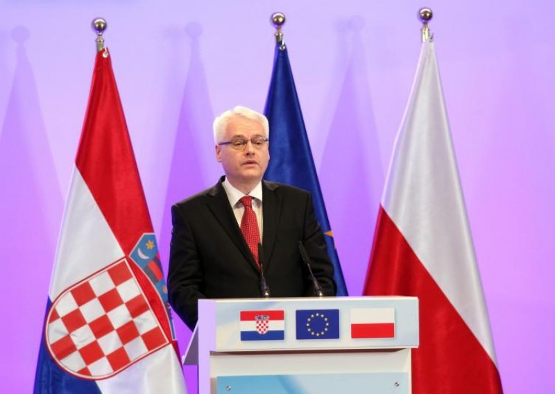 Josipovic will go to Belgrade only if Nikolic accepts Europeanisation