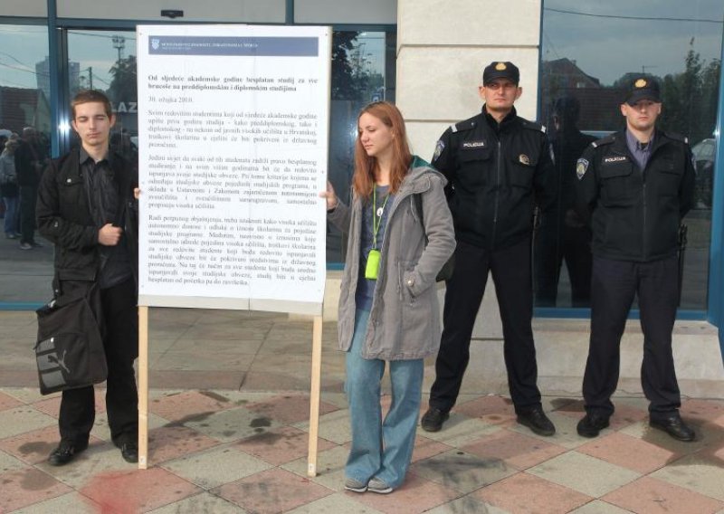 Studenti poručili 'Obećanje ludom Radovane'