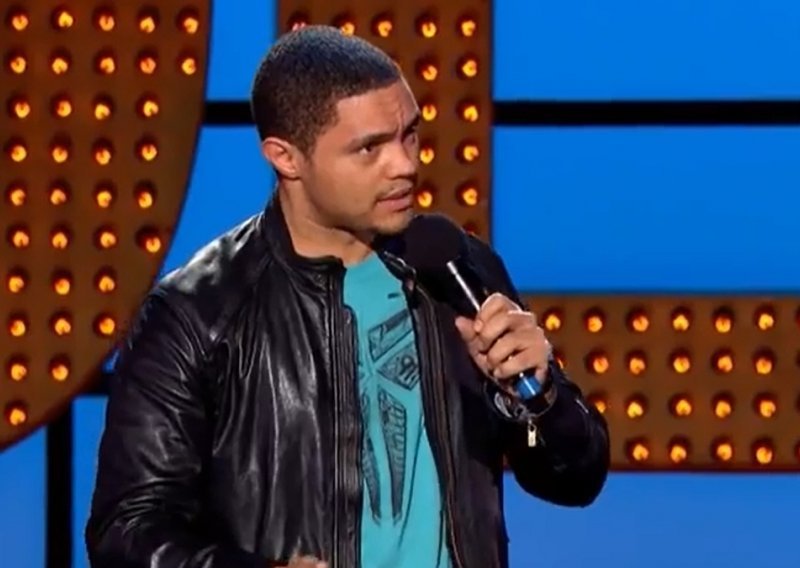 Tko je Trevor Noah, nasljednik legendarnog Jona Stewarta?