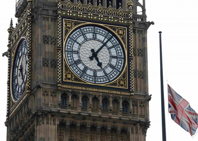 Big Ben otkucao posljednje podne, opet će tek 2021.