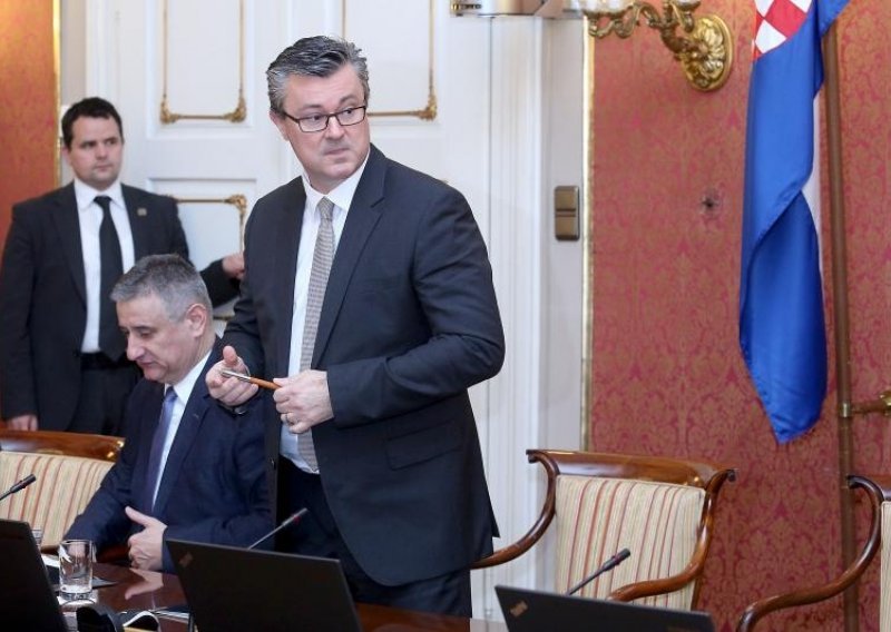 I Orešković i Karamarko hvale Brkića: On je sjajan, pokazao je karakter