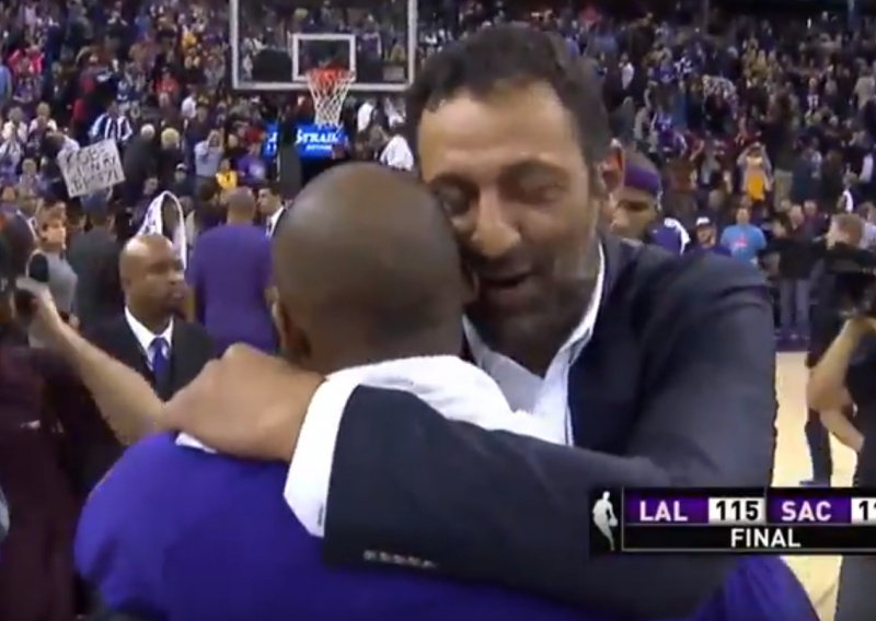 Divac poklonom nasmijao Bryanta do suza: Ima smisao za humor