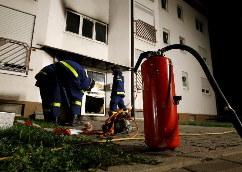 Plamen progutao izbjegličko sklonište, policija traži uzrok