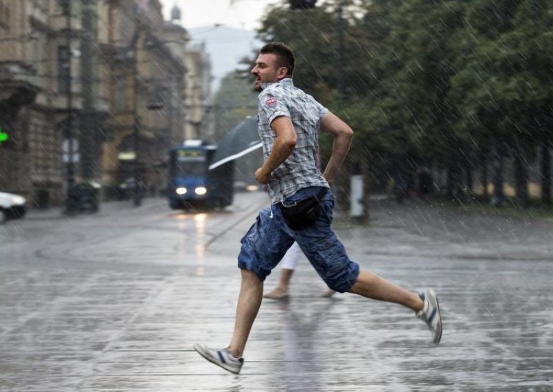 Nevrijeme poharalo Hrvatsku, u Zagrebu nestalo struje