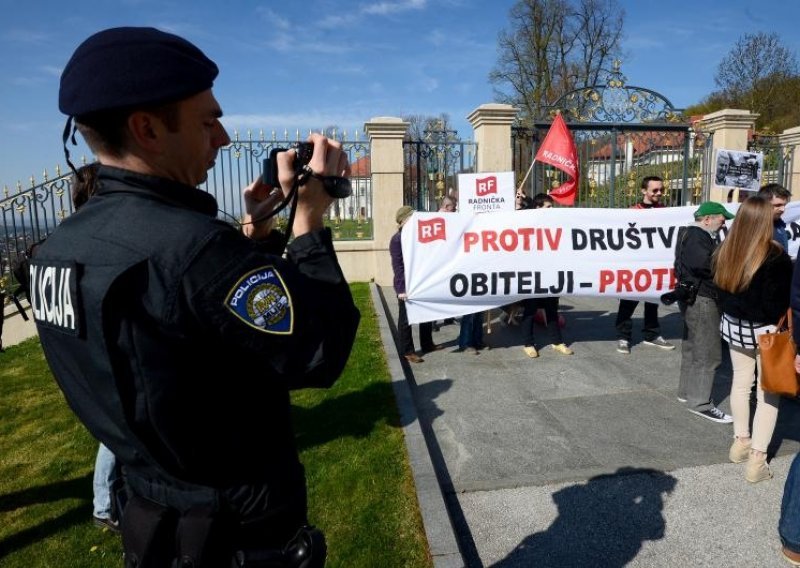 Radnička fronta pred 'dvorcem novovjekog grofa' Todorića