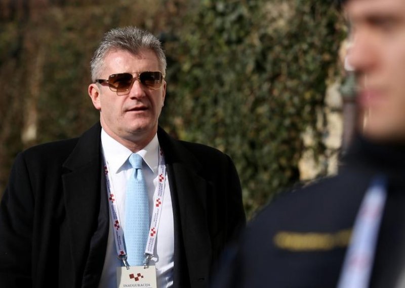 HNS posjetio ugledni gost; Davor Šuker mu je konkurencija!