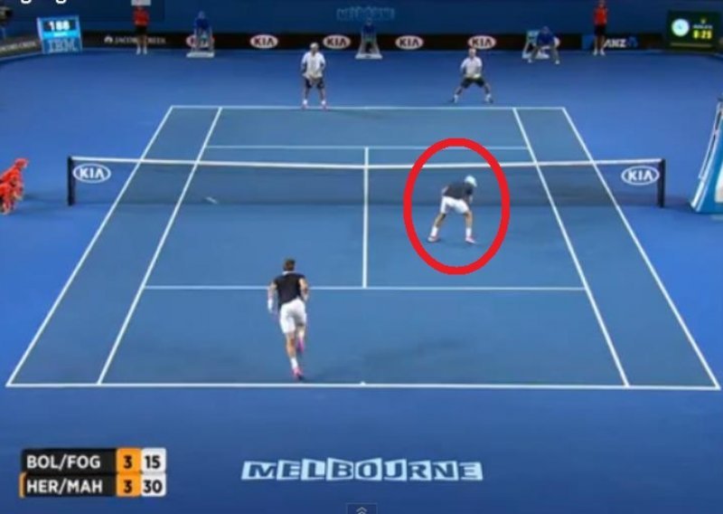 Najbolniji trenutak na Australian Openu i zatim poljubac!