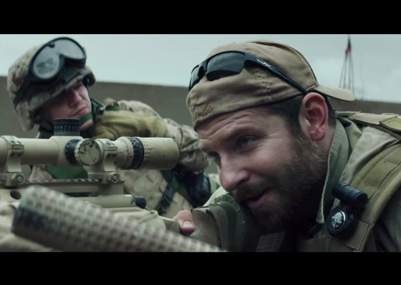 Bradley Cooper se ogolio za internet