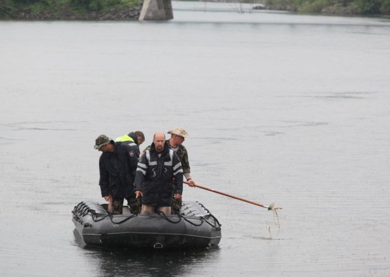 Potraga se širi i na Liku; Paravinja stajao i kod Gračaca