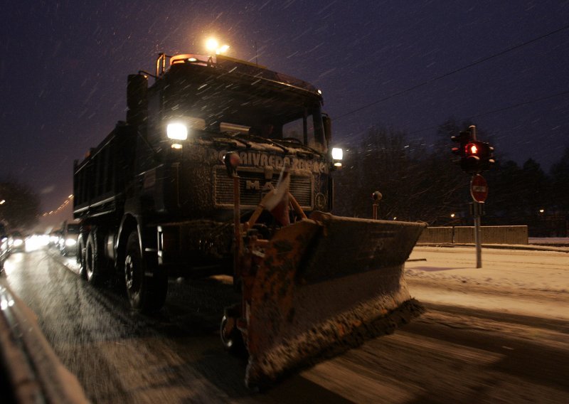 Otežan promet u Zagrebu, dio Like bez struje