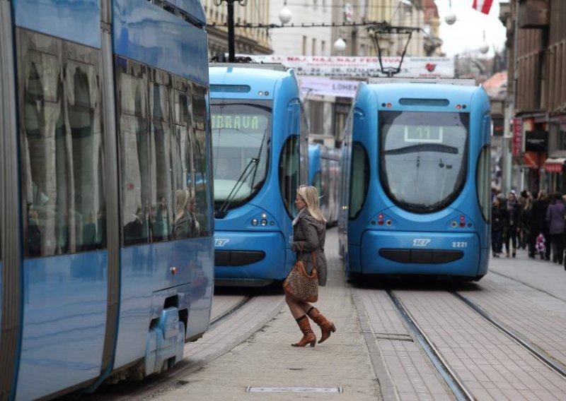 Tramvaje zaustavilo puknuće žice