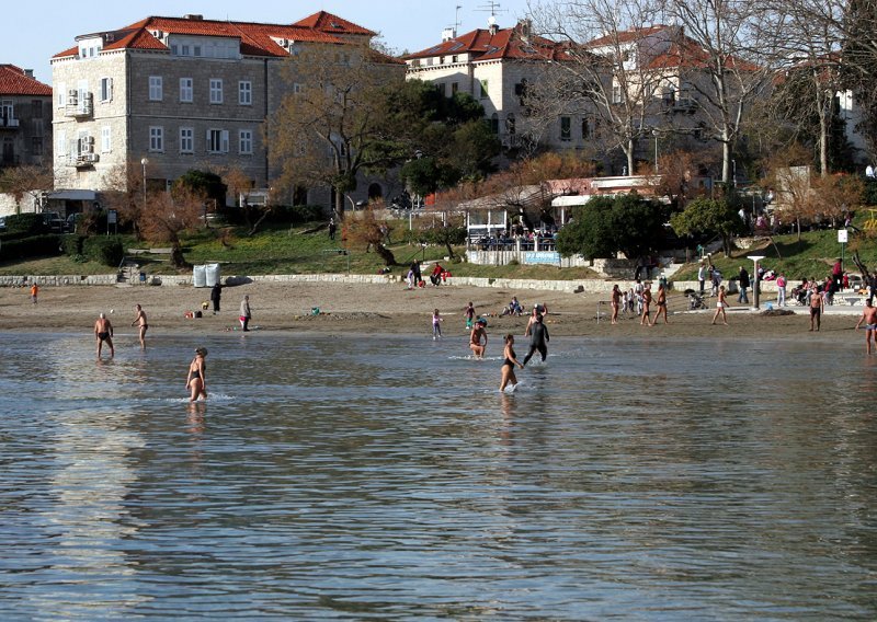 Nestvarni prizori na splitskim plažama