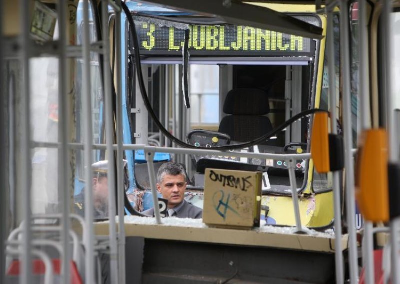 U sudaru tramvaja ozlijeđeno dijete, vozači i putnici