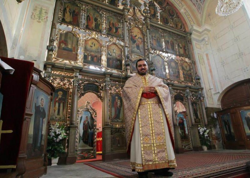 Svećenici će moći će zadržati bradu ako ne smeta gas-maskama