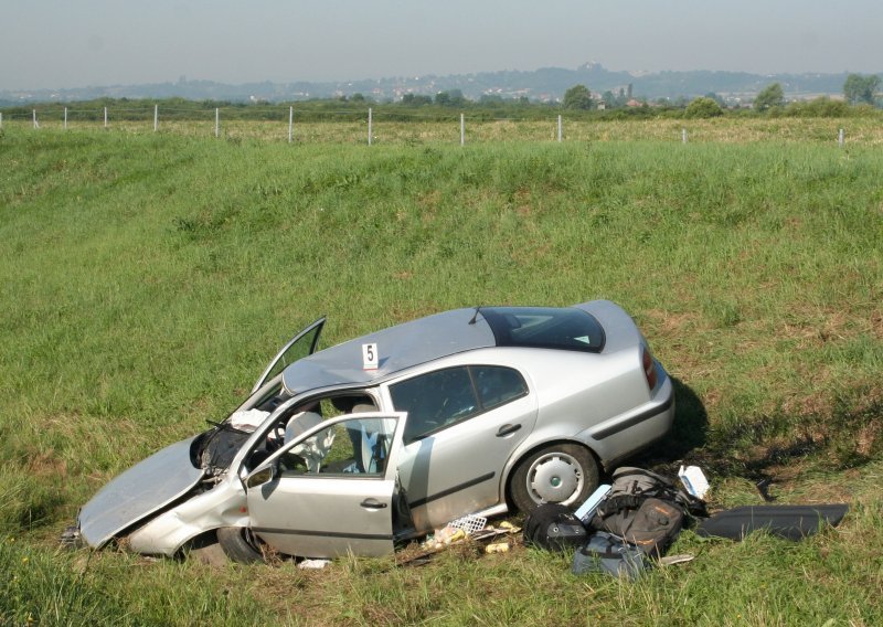 Na autocesti kod Karlovca poginula jedna osoba