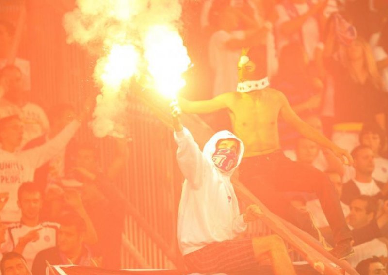 Torcida (opet) uvalila Hajduk u probleme?