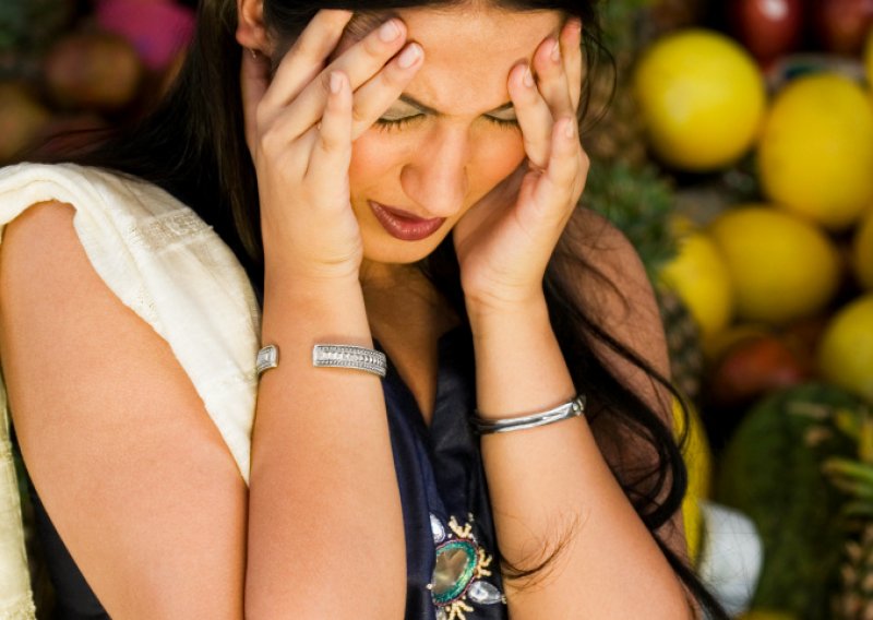 Pet milijuna žena pati od hormonalne glavobolje
