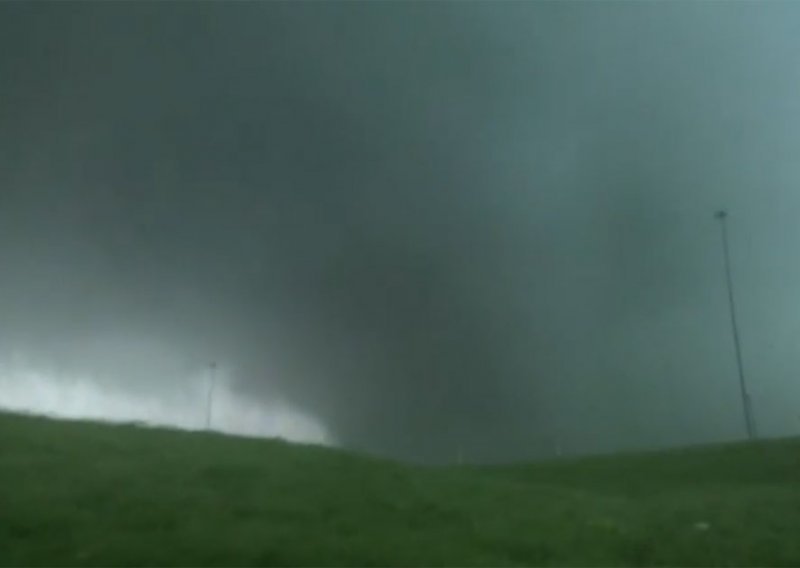 Ovako to izgleda kad vas dohvati tornado!