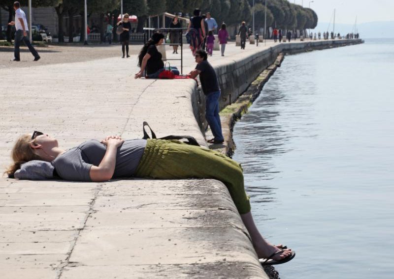 Sutra do ljetnih 28°C, a za vikend kiša