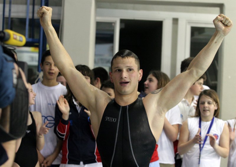 New gold and world record for disabled swimmer Mihovil Spanja