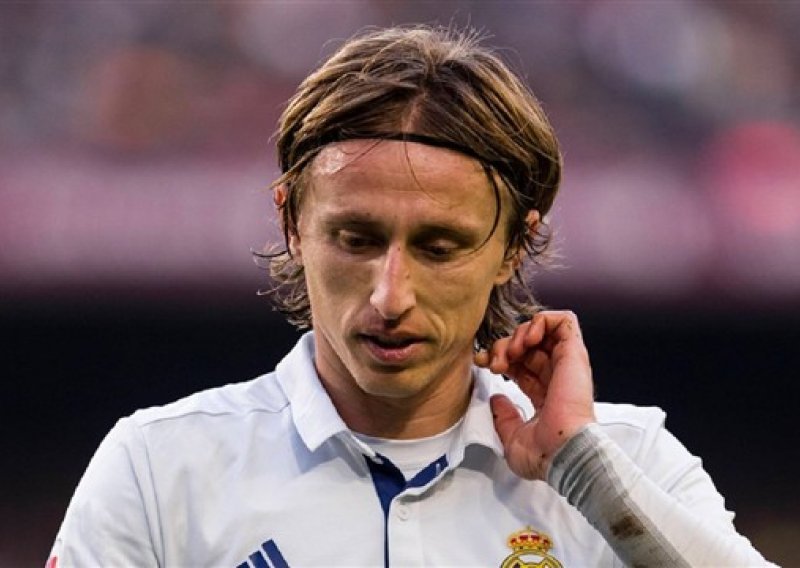 Modrić najbolji veznjak svijeta? Španjolci se ipak ne slažu!